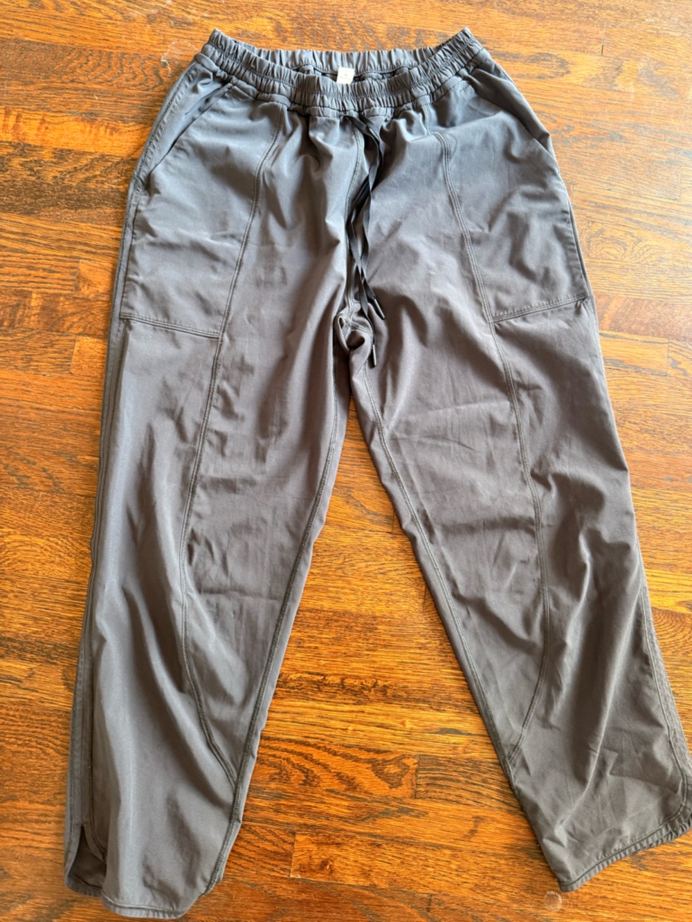 lululemon athletica Women’s Dark Gray Jogger Sweatpants, cropped ankle